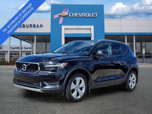 Used 2022 Volvo XC40 T5 Momentum AWD/4WD image 1