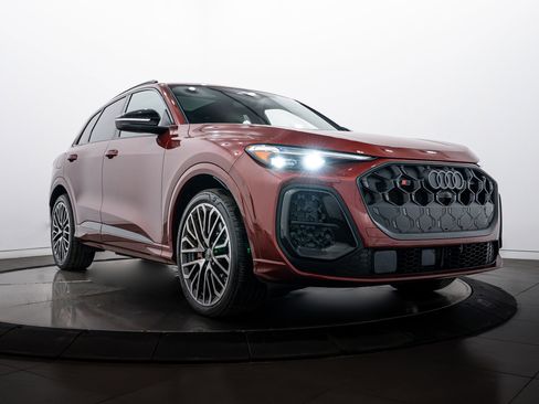 Certified 2025 Audi SQ5 Premium Plus w/ Premium Plus Package image 1