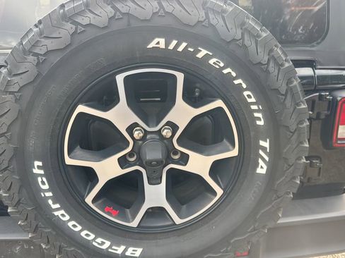 Used 2021 Jeep Wrangler Unlimited Rubicon image 22