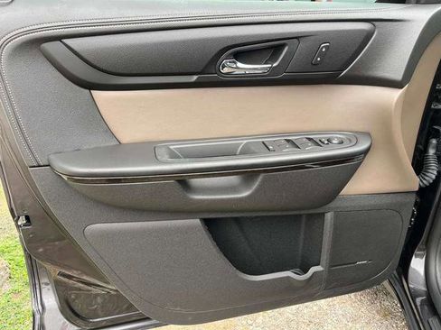 Used 2014 GMC Acadia SLT image 21