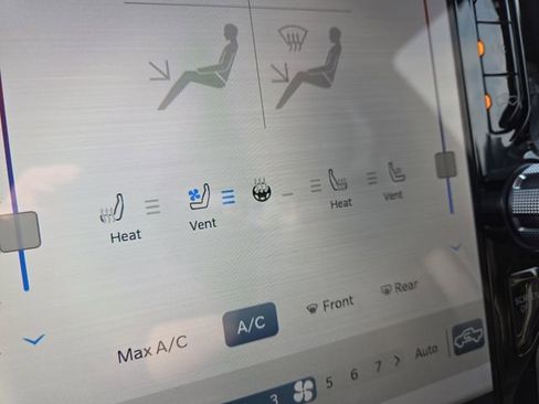 Used 2023 RAM 1500 Laramie image 7