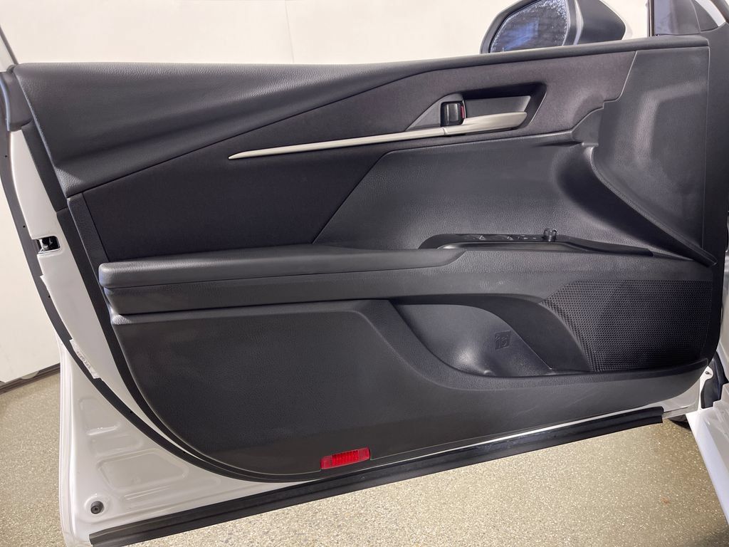 Used 2025 Toyota Camry LE FWD image 17