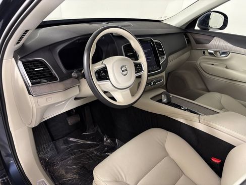 Used 2024 Volvo XC90 B5 Plus AWD/4WD image 17