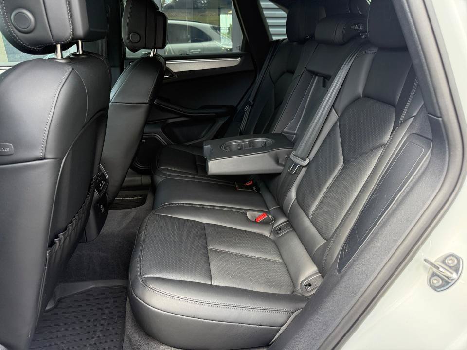 Certified 2026 Porsche Macan AWD/4WD image 20