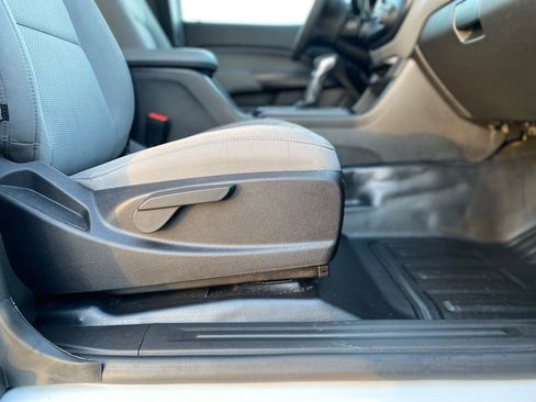 Used 2022 Chevrolet Colorado W/T image 11