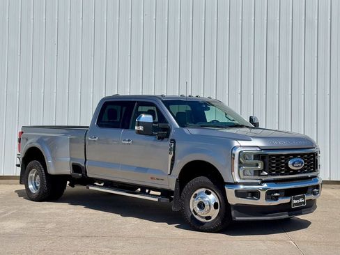 Certified 2024 Ford F350 Lariat w/ Chrome Package AWD/4WD image 8