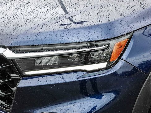 Certified 2025 Honda Pilot Touring image 7