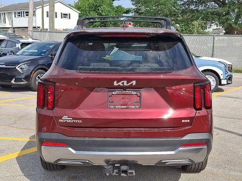 Certified 2025 Kia Sorento EX w/ Panoramic Sunroof Package AWD/4WD image 6