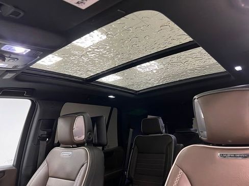 Used 2025 GMC Yukon Denali Ultimate w/ LPO, Floor Liner Package image 41