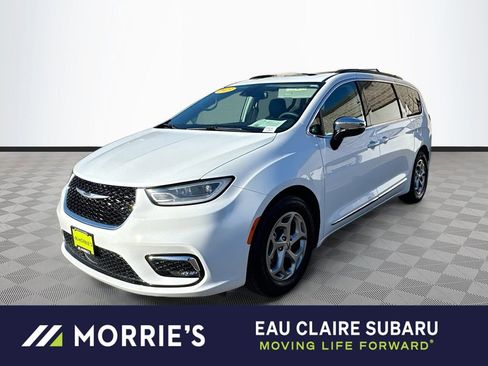Used 2023 Chrysler Pacifica Limited FWD image 1