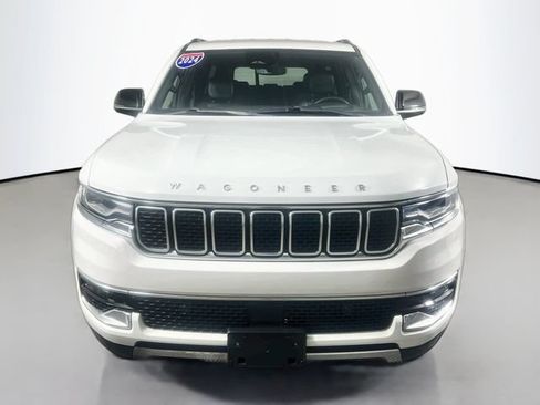 Used 2024 Jeep Wagoneer Series III AWD/4WD image 3