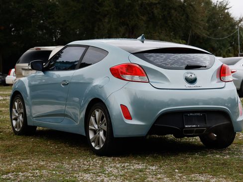Used 2016 Hyundai Veloster image 5