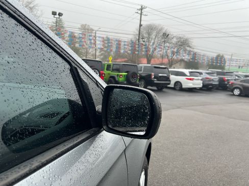 Used 2022 Ford Edge SE image 6