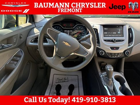 Used 2018 Chevrolet Cruze LS FWD image 13