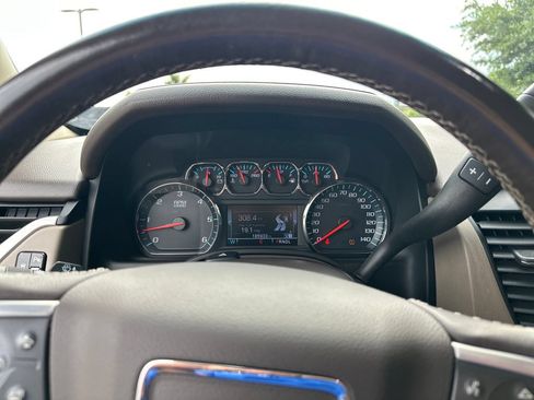 Used 2020 GMC Yukon XL SLT w/ Premium Edition RWD image 21