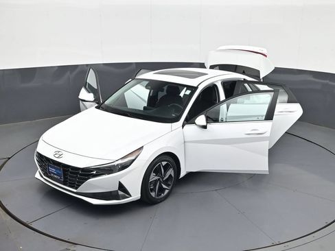 Certified 2021 Hyundai Elantra SEL w/ Convenience + Premium Package FWD image 31