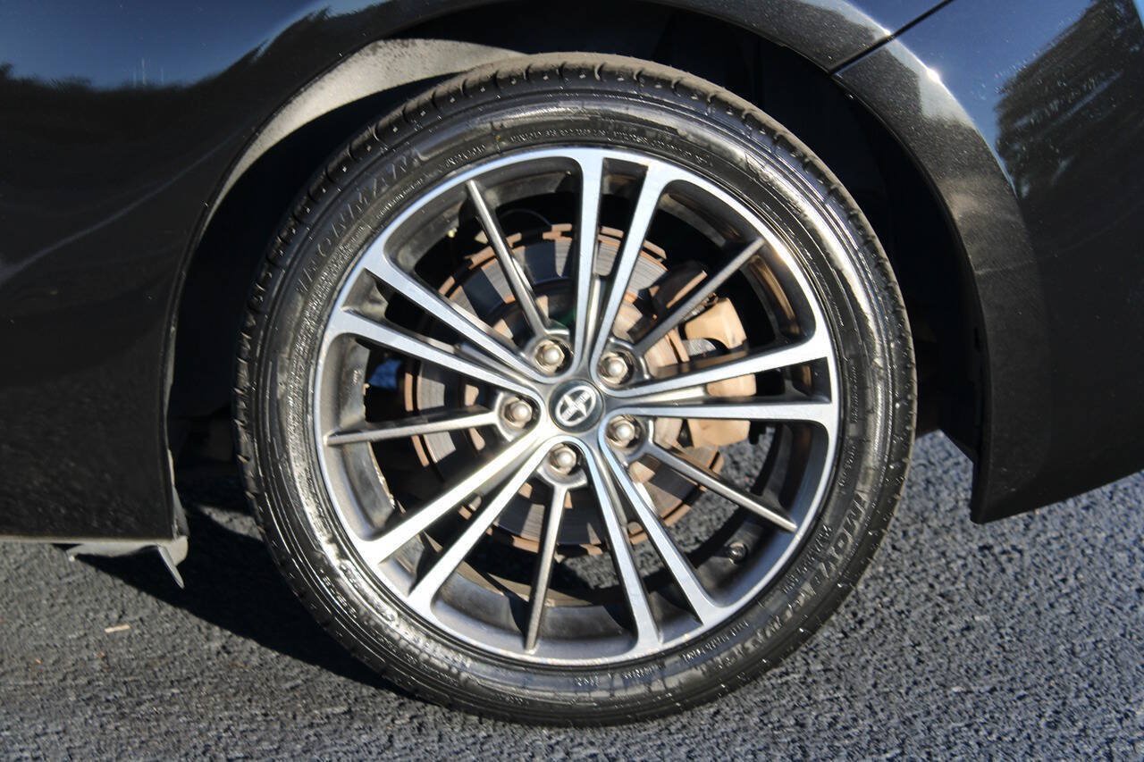 Used 2014 Scion FR-S RWD image 10