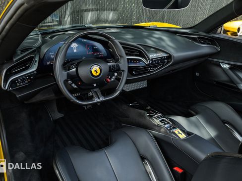 Used 2023 Ferrari SF90 Spider AWD/4WD image 27
