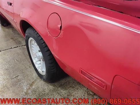 Used 1990 Pontiac Firebird Formula RWD image 16