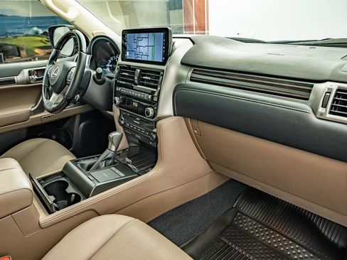 Used 2023 Lexus GX 460 Premium w/ Accessory Package AWD/4WD image 43