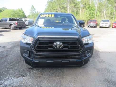 Used 2020 Toyota Tacoma SR image 3