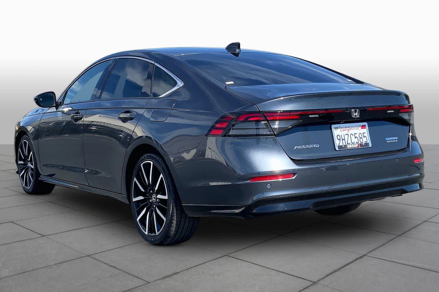 Used 2023 Honda Accord Touring image 11