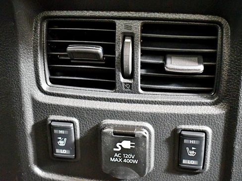 Used 2017 Nissan Titan Platinum Reserve image 42