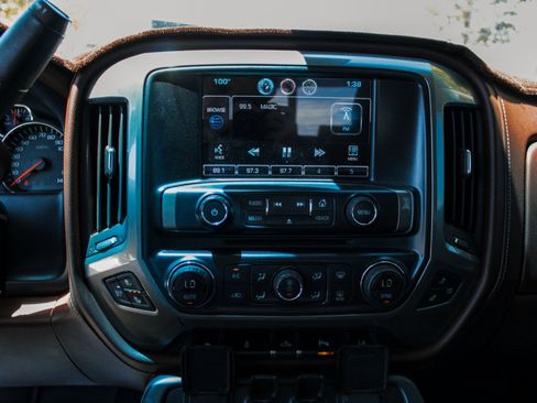 Used 2014 Chevrolet Silverado 1500 High Country w/ High Country Premium Package AWD/4WD image 22