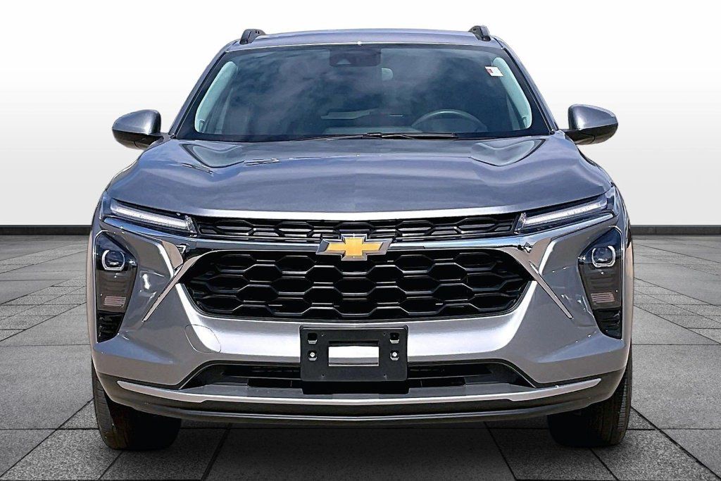Used 2024 Chevrolet Trax LT FWD image 3