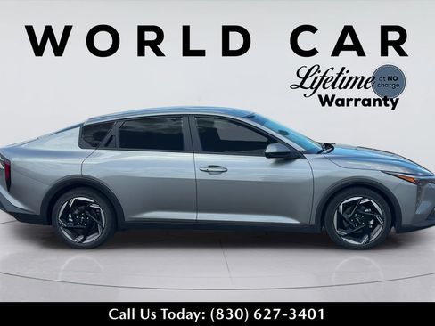 Used 2025 Kia K4 EX FWD image 2