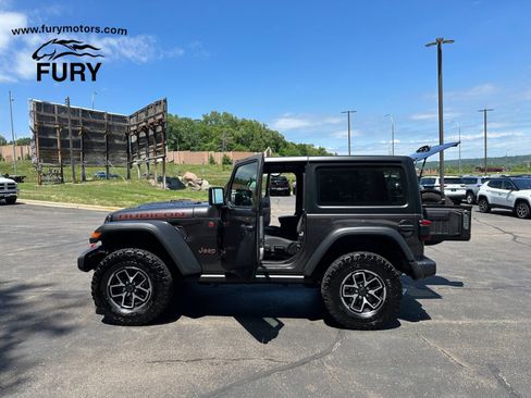 Used 2024 Jeep Wrangler Rubicon AWD/4WD image 35