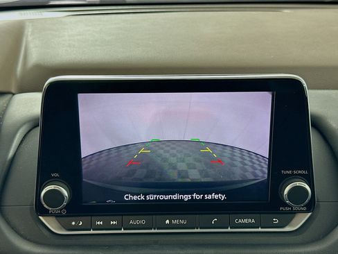 Used 2023 Nissan Rogue S AWD/4WD image 22