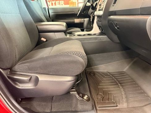 Used 2010 Toyota Tundra 4x4 CrewMax image 23