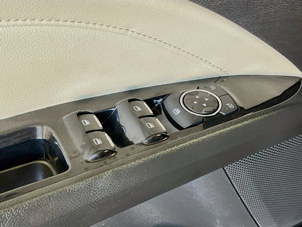 Used 2015 Ford Fusion Titanium FWD image 17