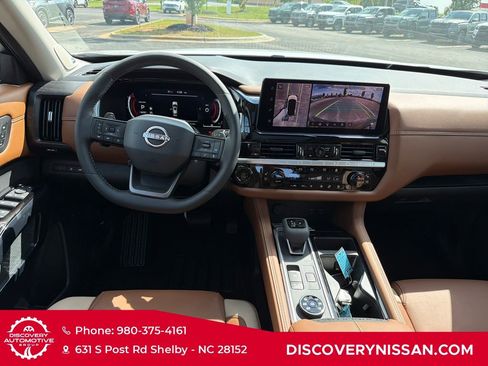 New 2026 Nissan Pathfinder Platinum AWD/4WD image 32