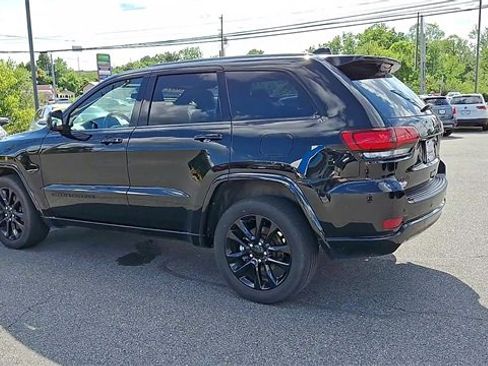 Used 2021 Jeep Grand Cherokee Laredo X image 6
