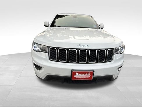 Used 2019 Jeep Grand Cherokee Laredo w/ Laredo X Package AWD/4WD image 11