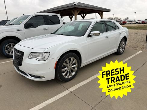 Used 2018 Chrysler 300 Limited w/ Safetytec Plus Group image 1