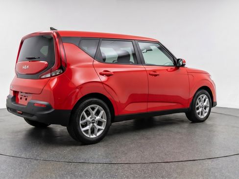 Used 2025 Kia Soul LX w/ LX Technology Package FWD image 9