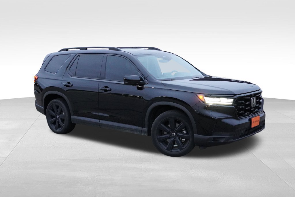 Used 2025 Honda Pilot Black Edition image 2