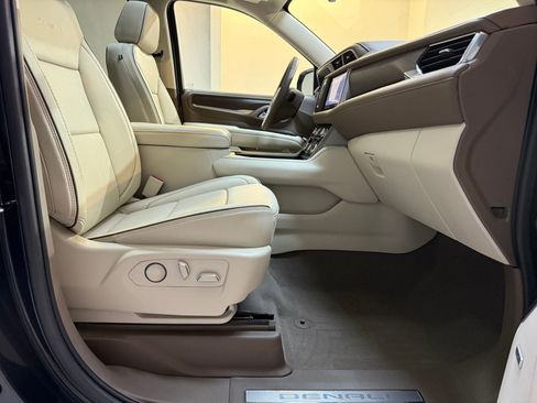 Used 2021 GMC Yukon Denali w/ Denali Premium Package image 51