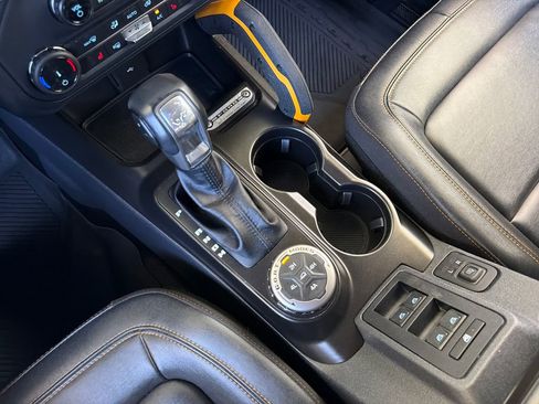 Used 2022 Ford Bronco Badlands image 25