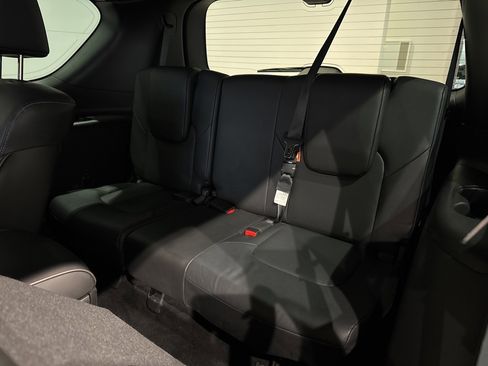 Used 2023 INFINITI QX80 Premium Select image 32