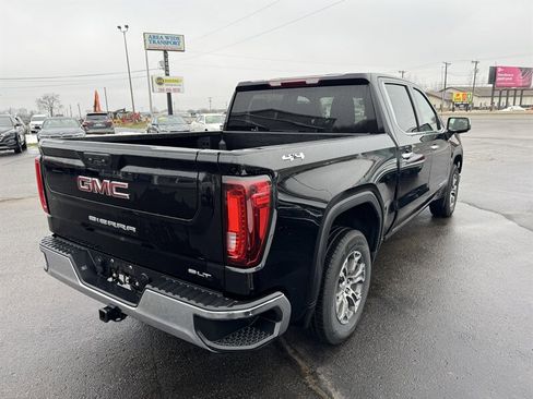 Used 2024 GMC Sierra 1500 SLT image 2
