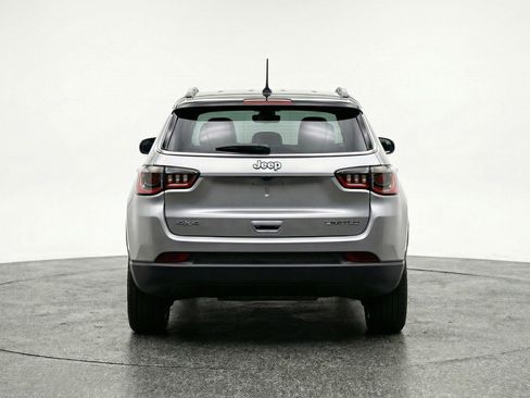 Used 2025 Jeep Compass Limited image 7