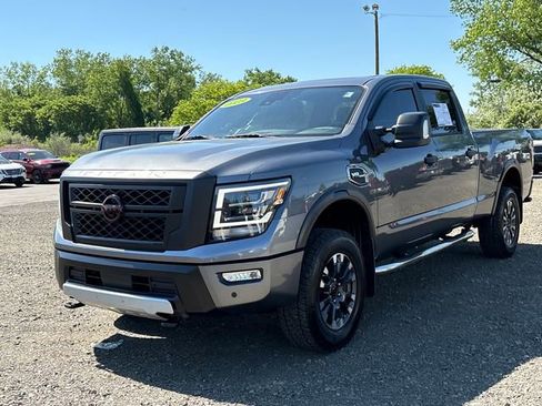 Used 2023 Nissan Titan PRO-4X w/ Pro-4x Convenience Package AWD/4WD image 5