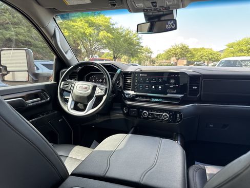 Used 2024 GMC Sierra 3500 SLT w/ SLT Convenience Package AWD/4WD image 16