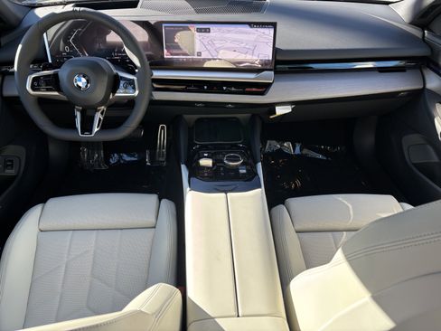 Used 2026 BMW 530i w/ M Sport Package RWD image 8