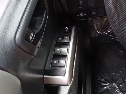 Certified 2022 Toyota Tacoma SR5 AWD/4WD image 37