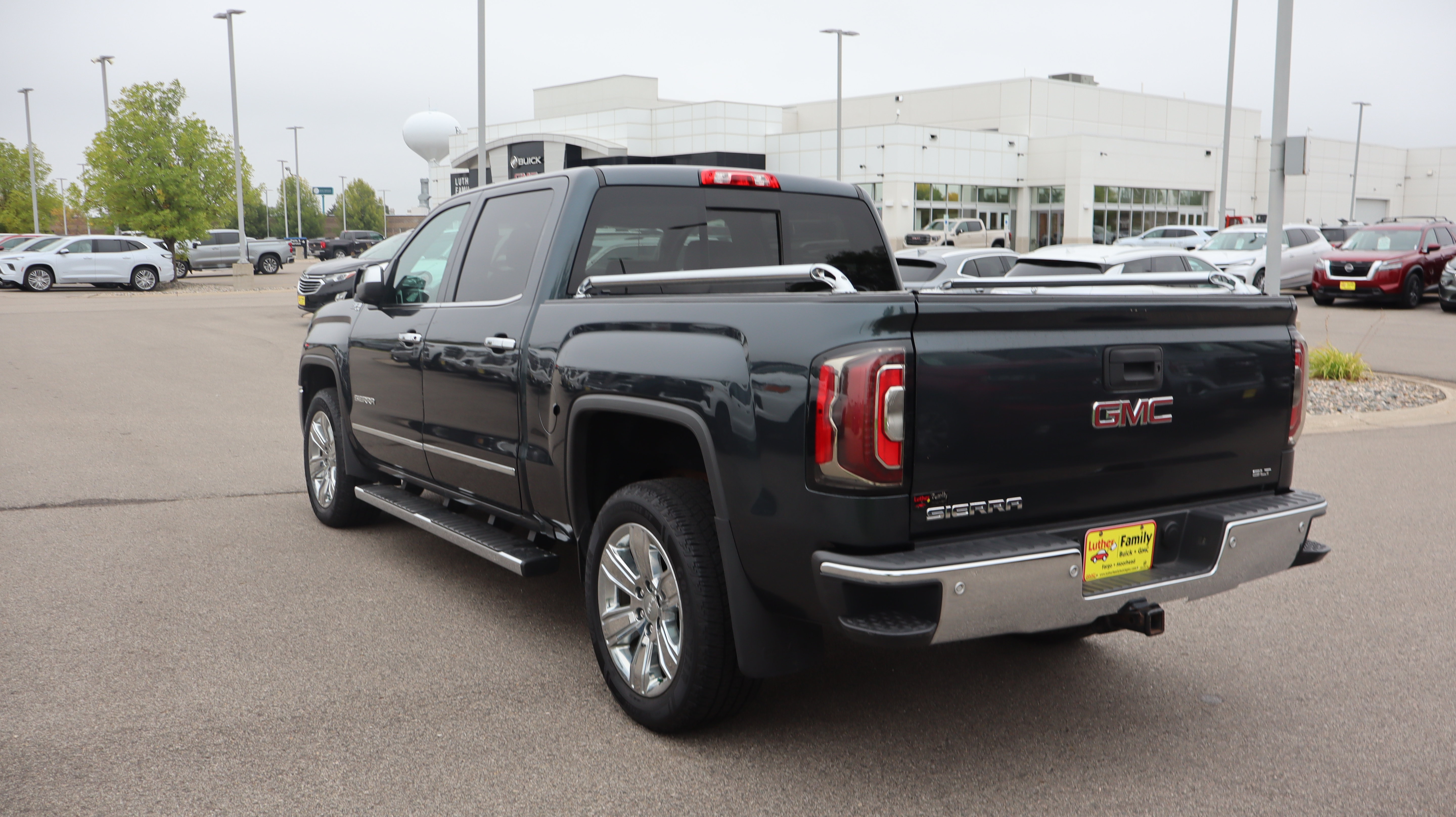 Used 2018 GMC Sierra 1500 SLT AWD/4WD image 5